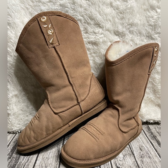 Women’s size 10 Bear Paw Winter Boots Great Condition tan - Picture 1 of 7